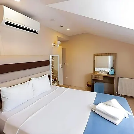 De Maree Hotel 3*